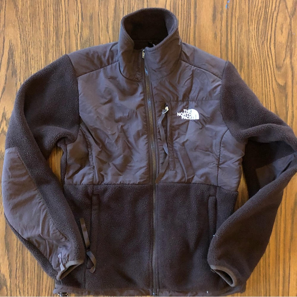 !!MAKE AN OFFER!!! Women’s Brown North Face Denali jacket.